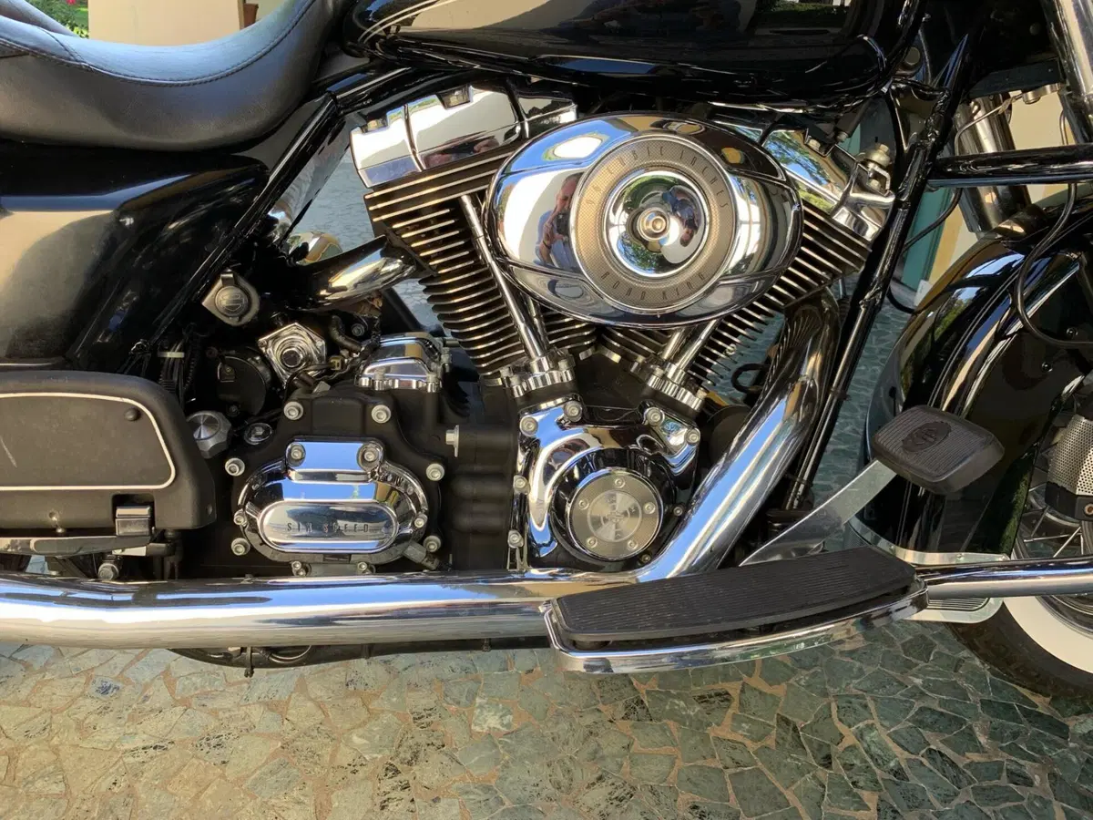 Harley-Davidson 1584 Road King Classic (2007 - 10) - FLHRC (7)