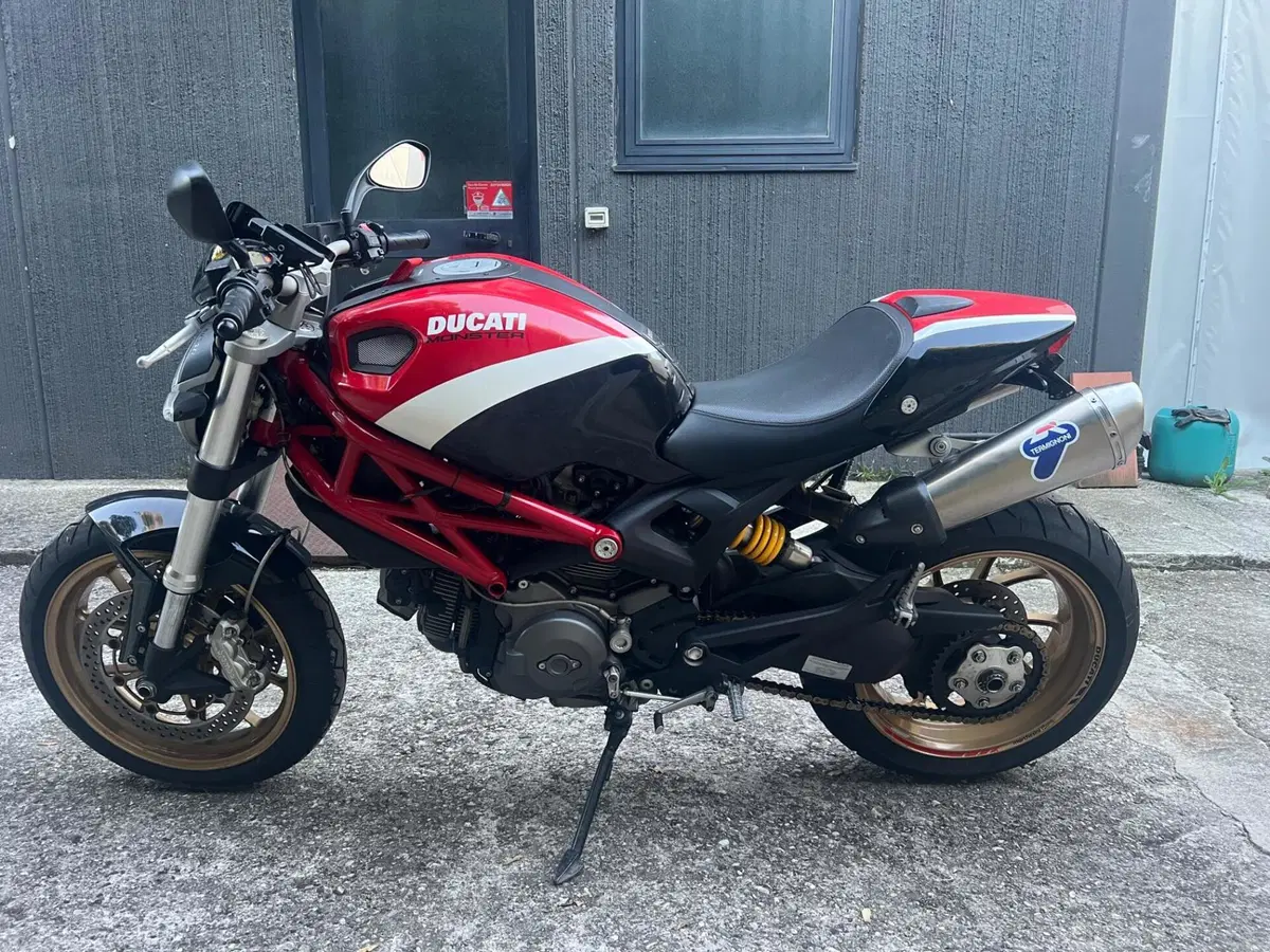 Ducati Monster 796 (2010 - 13) (3)