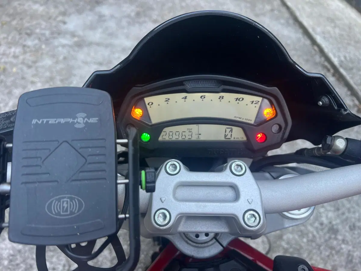 Ducati Monster 796 (2010 - 13) (4)