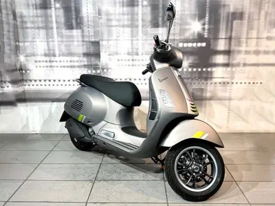 Vespa GTS 300 (2023 - 24) usata