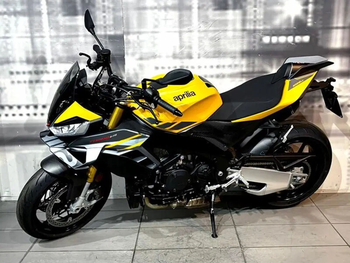 Aprilia Tuono V4 (2025 - 26) (2)