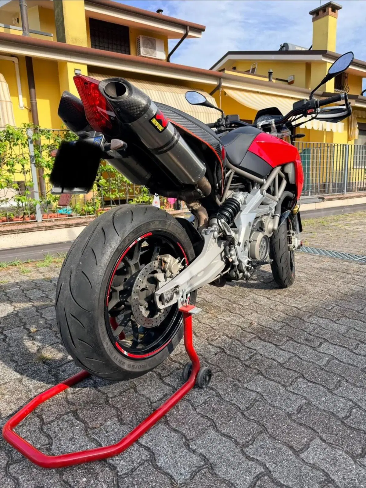 Aprilia Dorsoduro 750 (2009 - 14) (5)