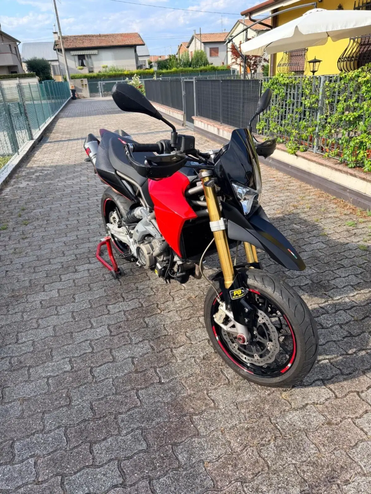 Aprilia Dorsoduro 750 (2009 - 14) (7)