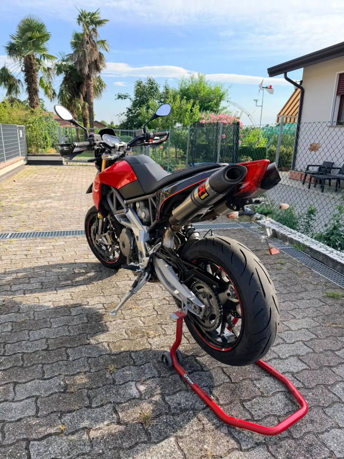 Aprilia Dorsoduro 750 (2009 - 14) (8)