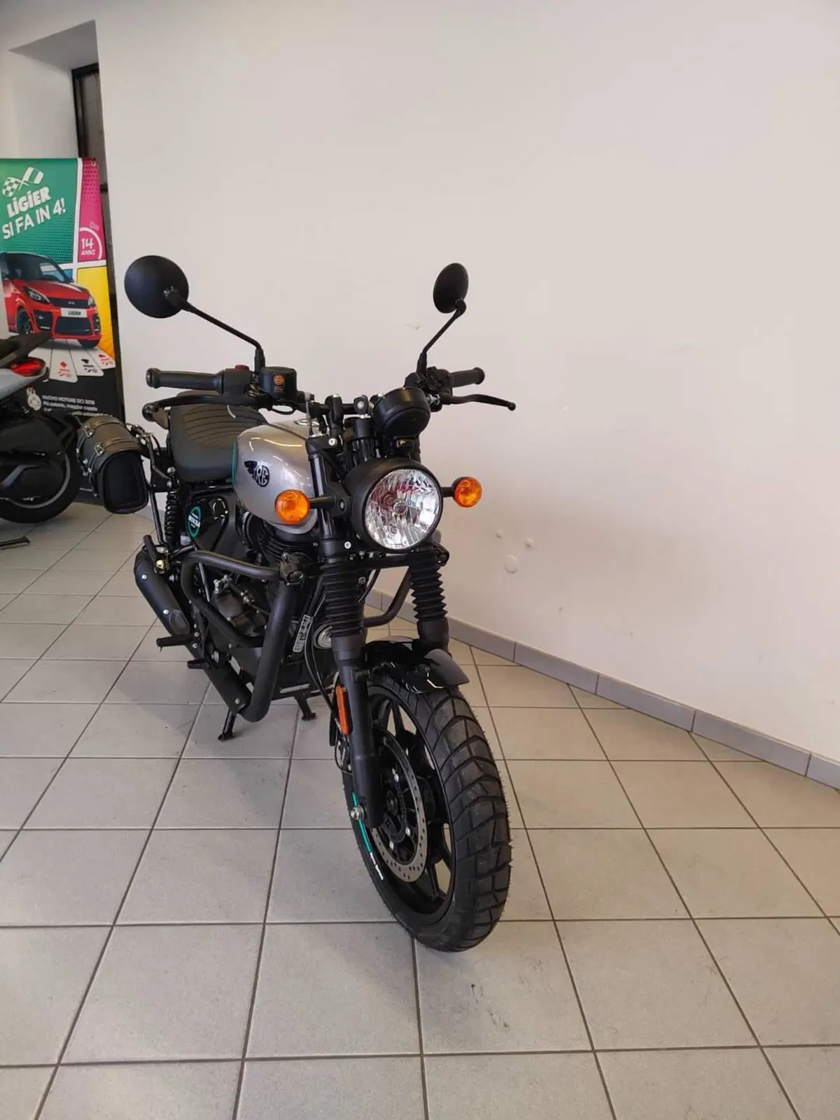 Royal Enfield HNTR 350 (2022 - 26) (13)