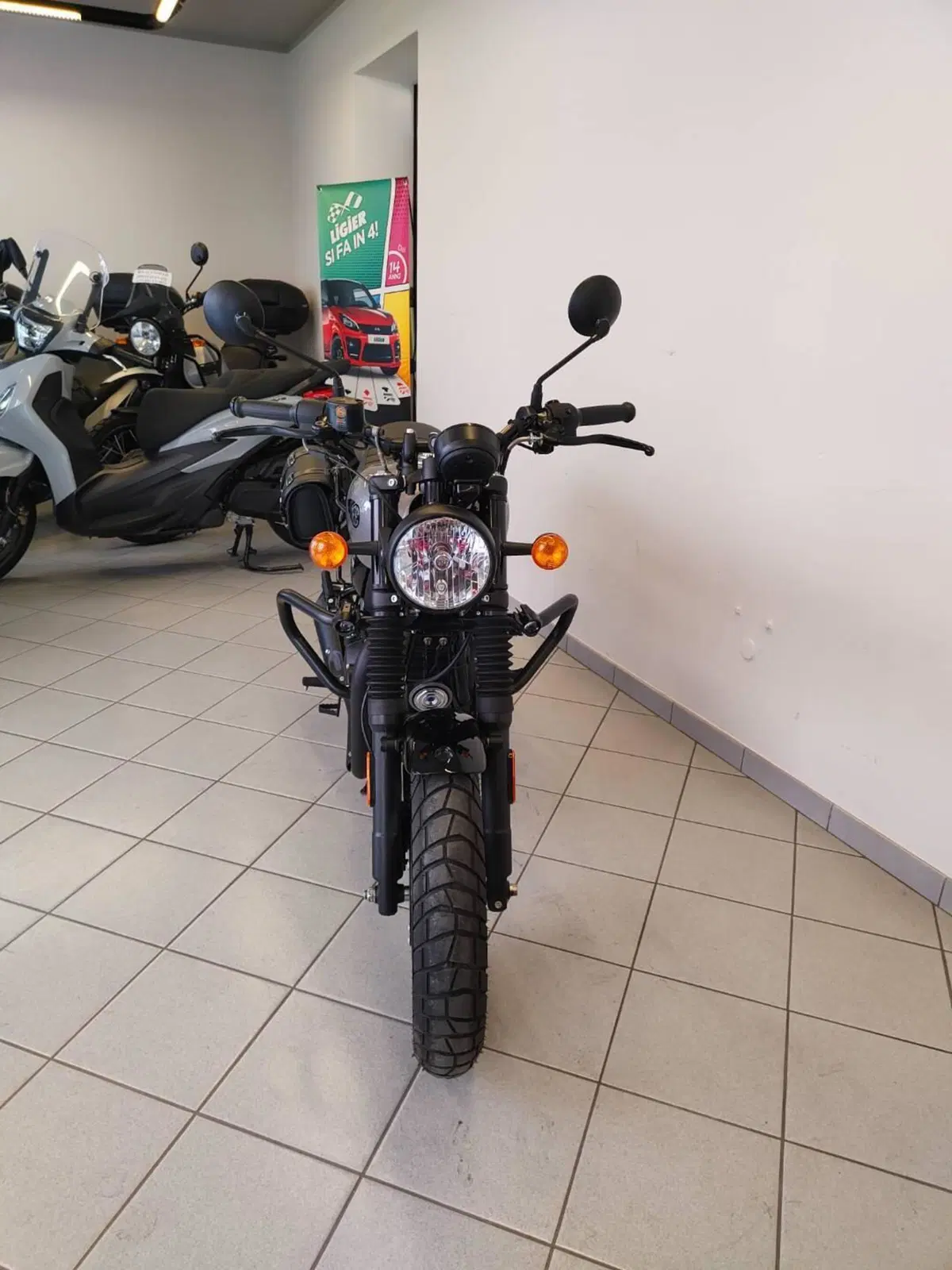 Royal Enfield HNTR 350 (2022 - 26) (14)