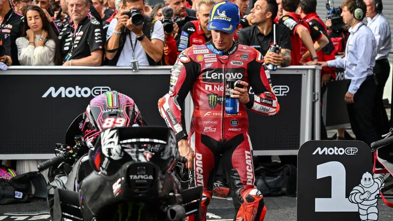 Marquez guarda l'Aprilia a fine gara