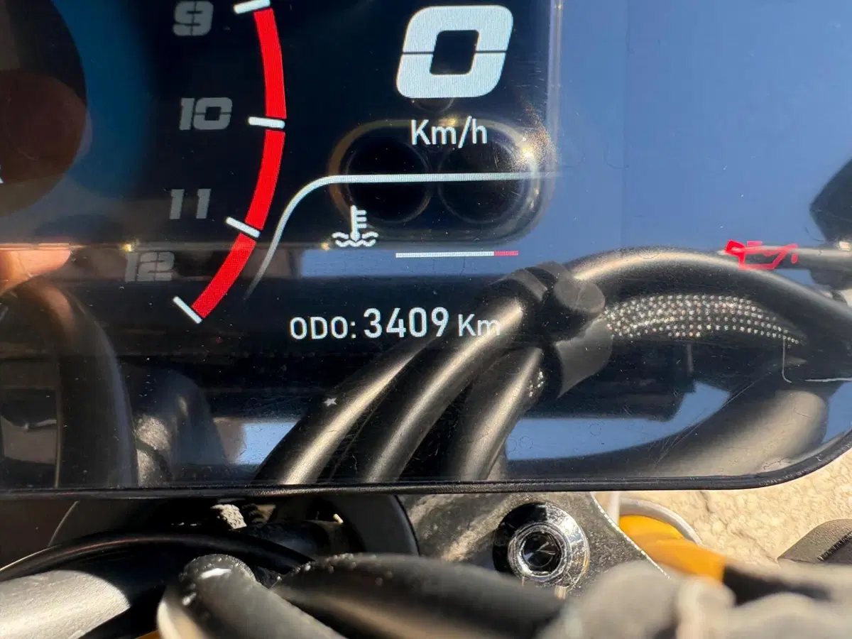 Moto Morini SEIEMMEZZO SCR (2022 - 26) (7)