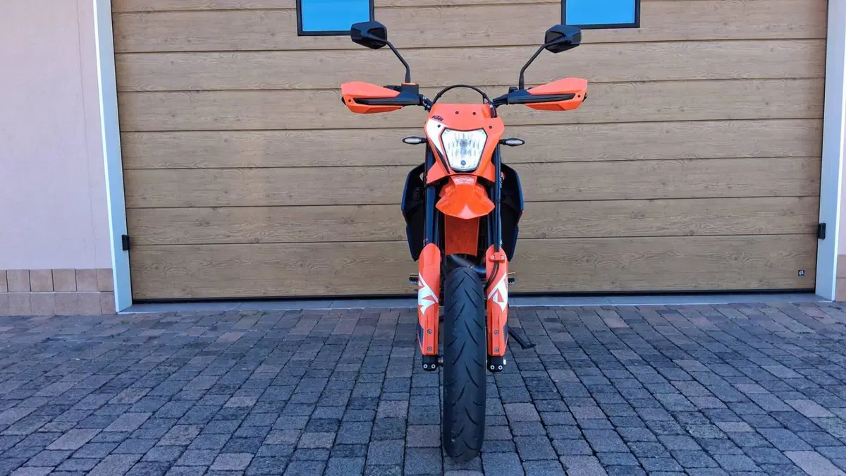 KTM 690 SMC R (2023 - 25) (3)