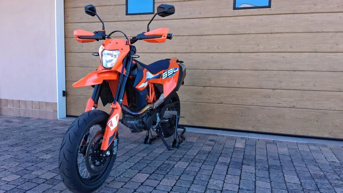 KTM 690 SMC R (2023 - 25) (4)