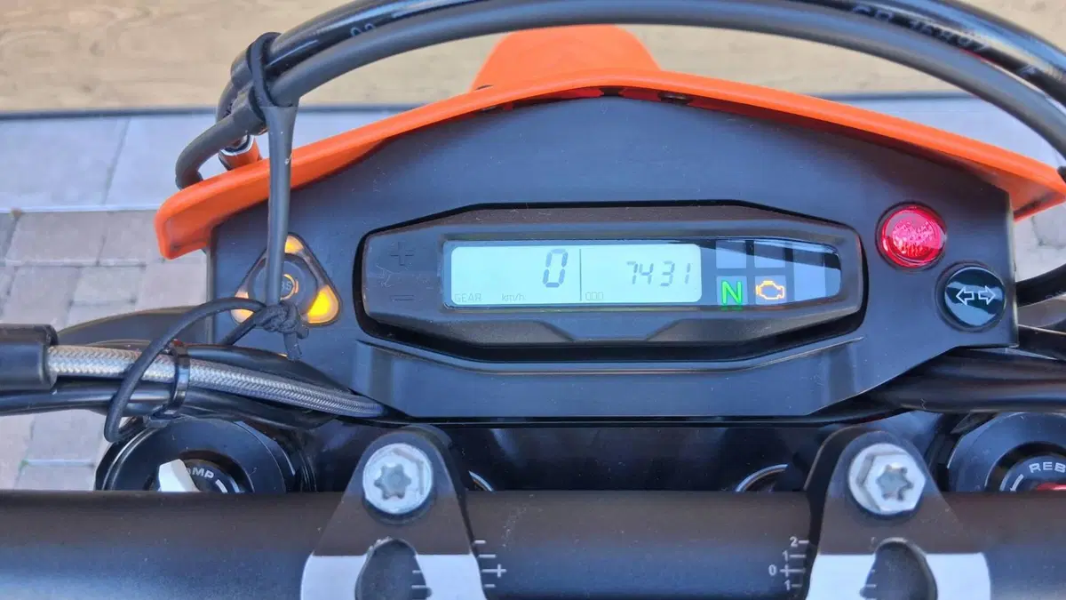 KTM 690 SMC R (2023 - 25) (6)