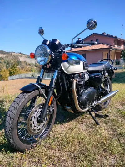 Triumph Bonneville T100 (2021 - 25) usata