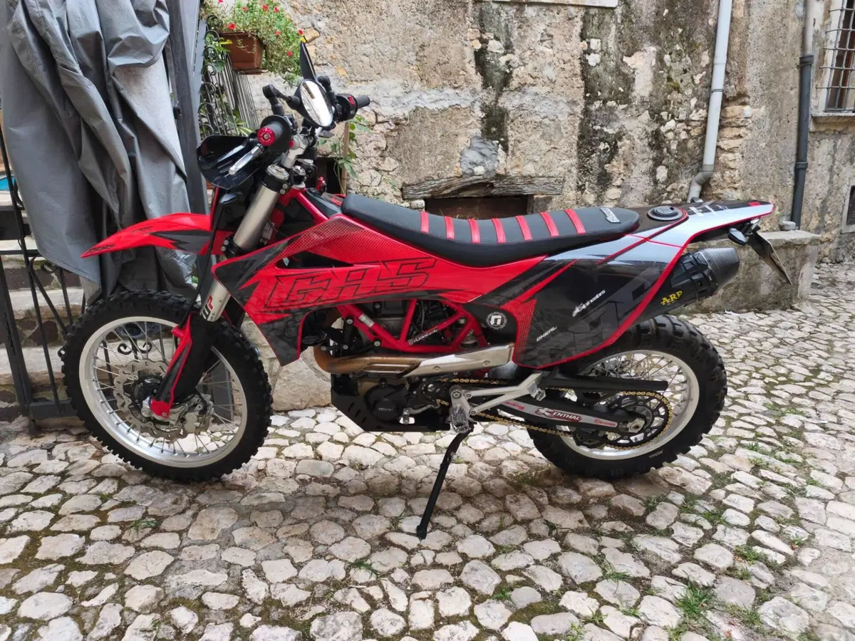 GASGAS ES 700 (2022 - 26) (3)