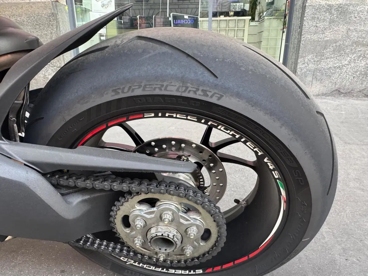 Ducati Streetfighter V4 1100 S (2020) (6)