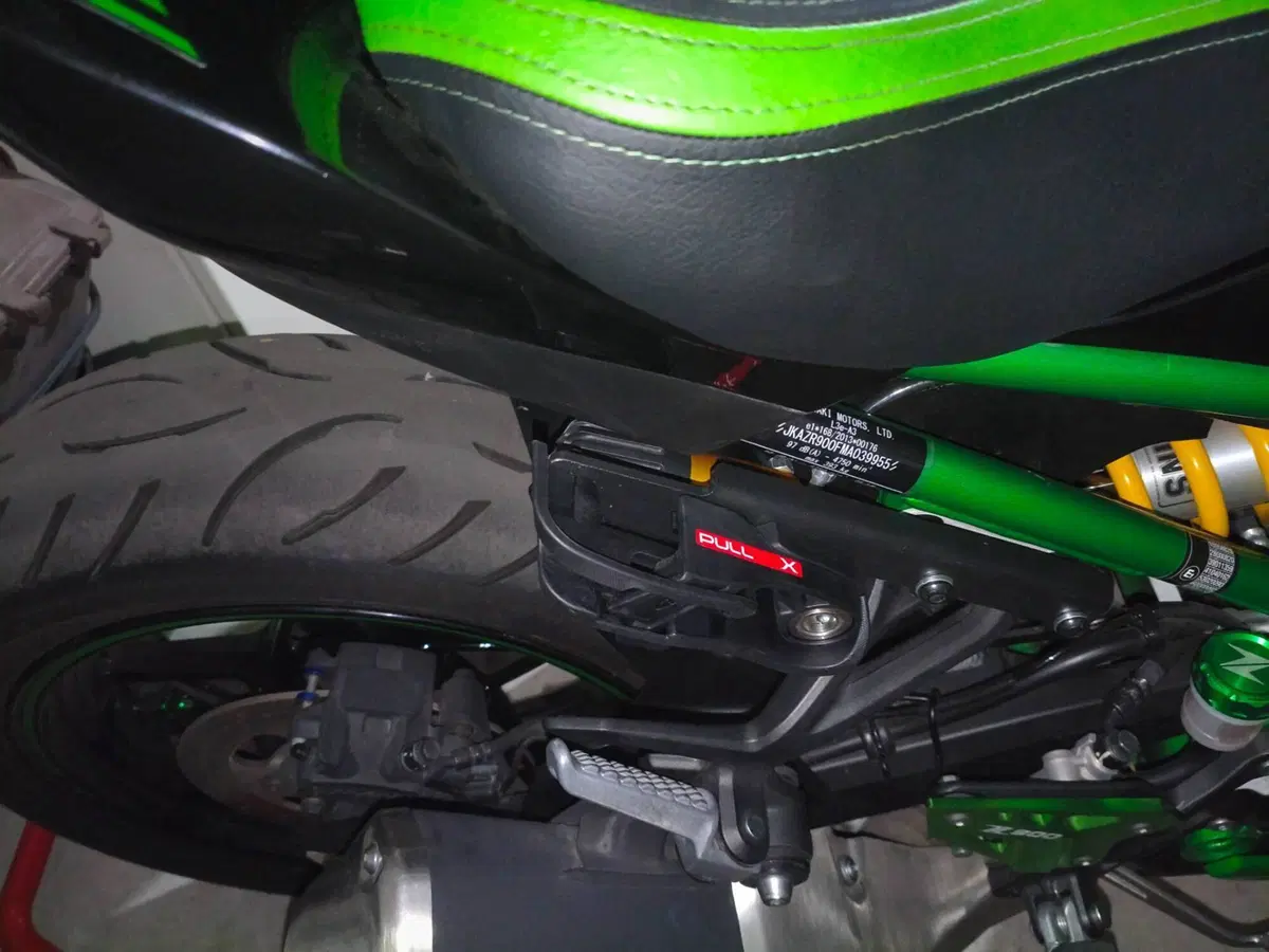 Kawasaki Z 900 SE (2022 - 24) (6)