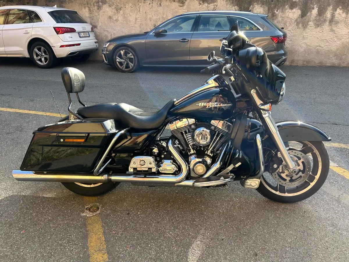 Harley-Davidson 1584 Street Glide (2008 - 10) - FLHX