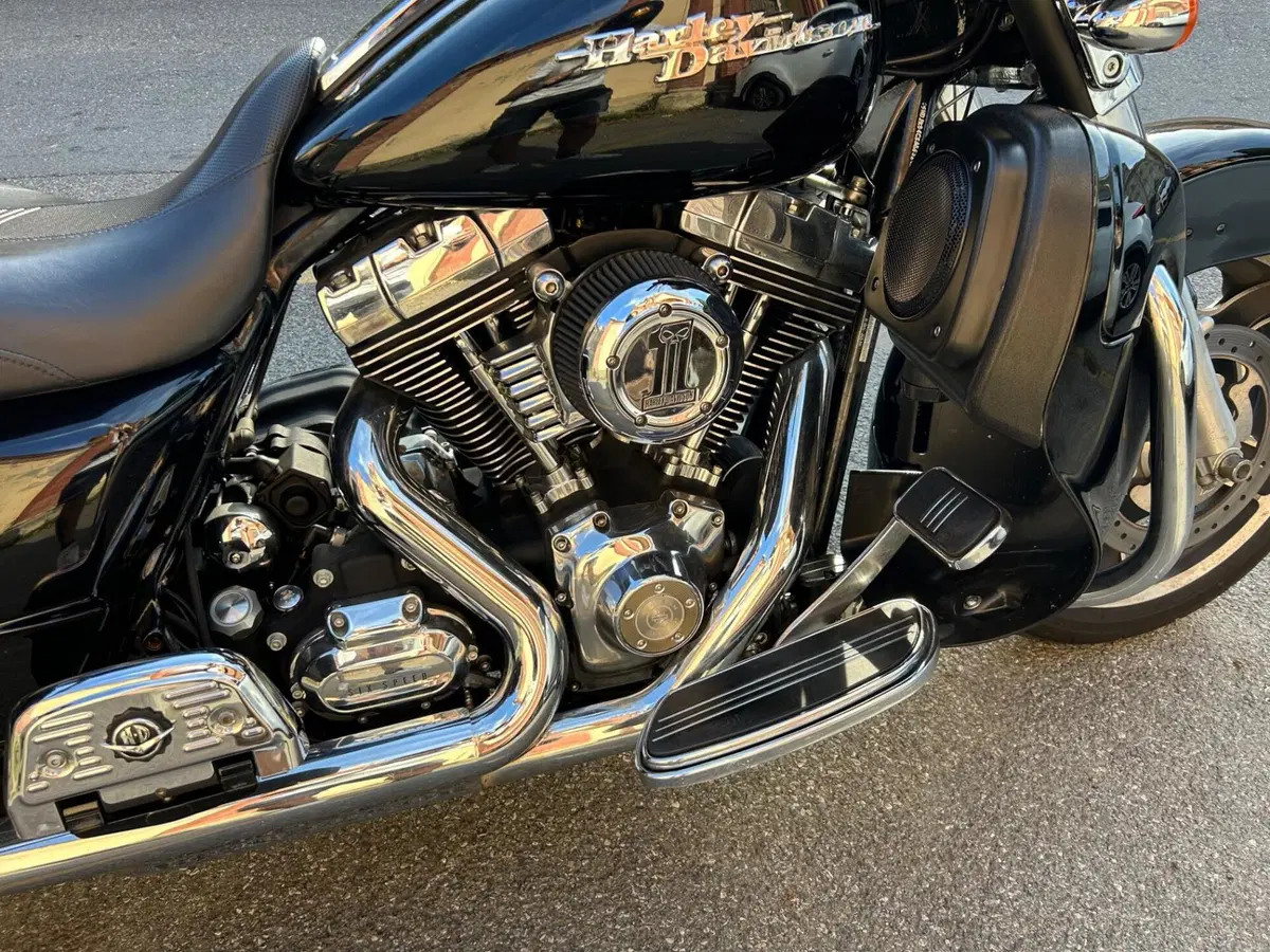 Harley-Davidson 1584 Street Glide (2008 - 10) - FLHX (5)