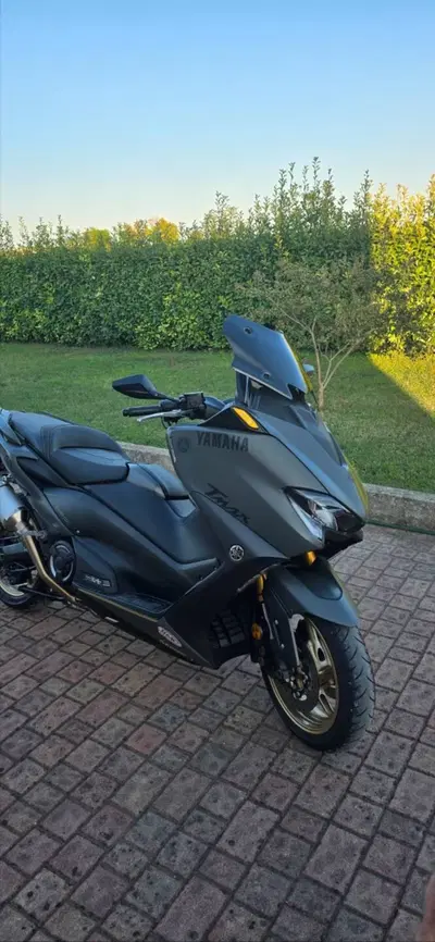 Yamaha T-Max 560 Tech Max (2022 - 24) usata