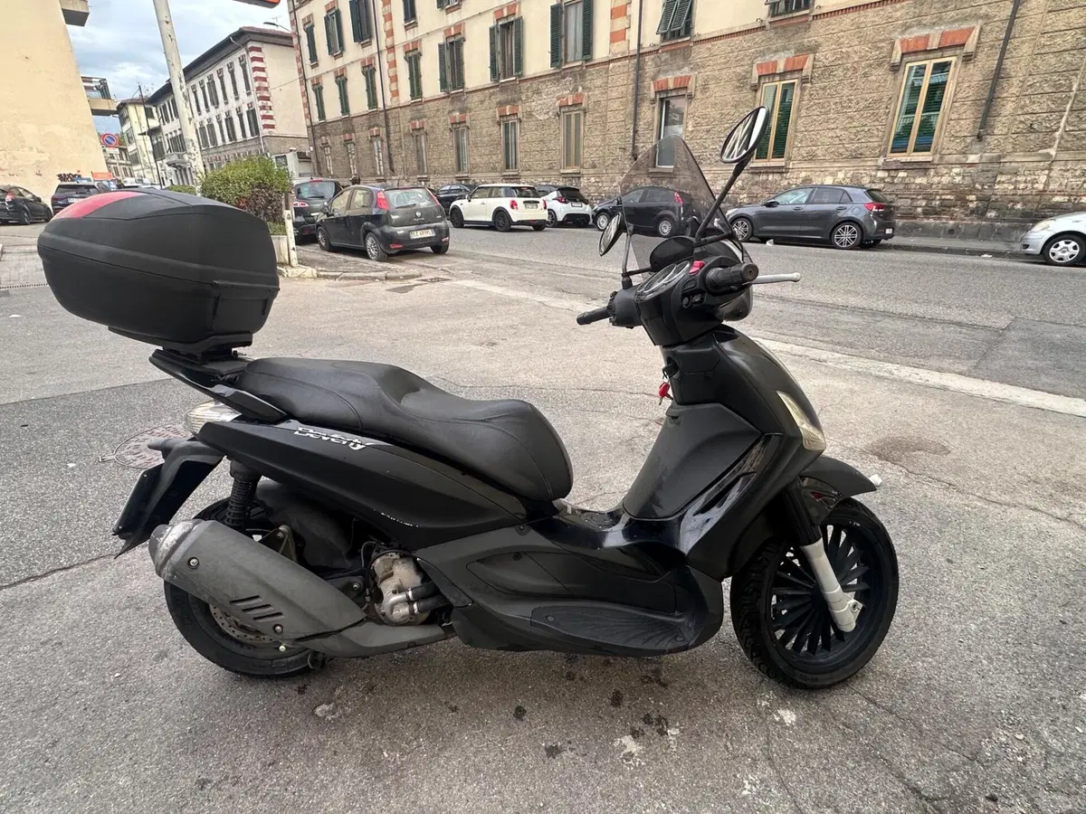 Piaggio Beverly 300 i.e. (2010 - 16) (2)