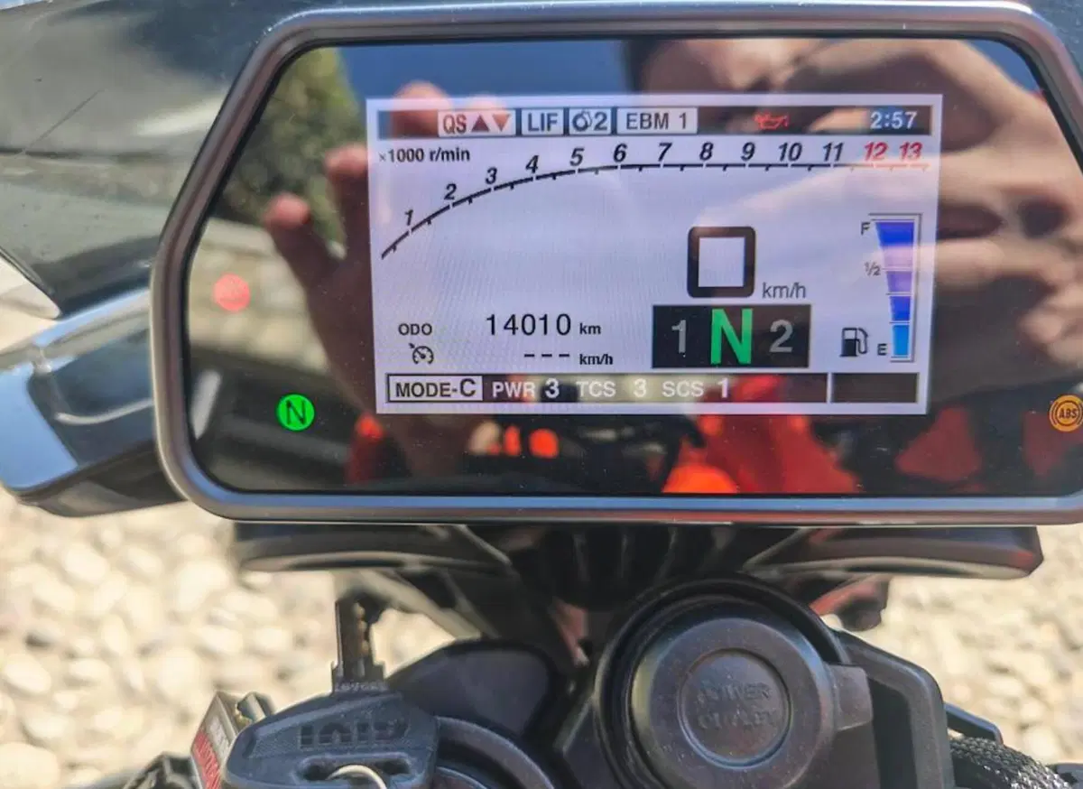 Yamaha MT-10 (2022 - 26) (9)