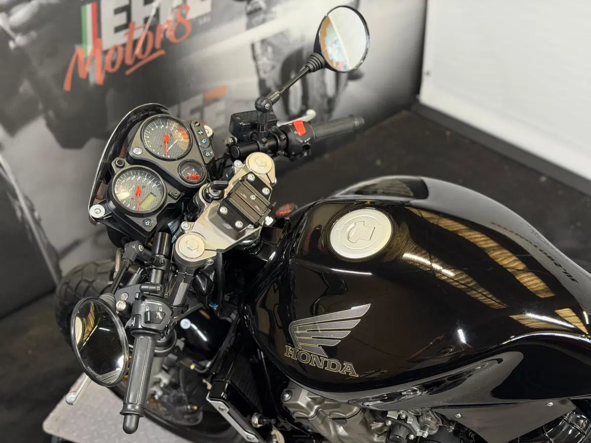 Honda Hornet 600 S (2002 - 04) (11)
