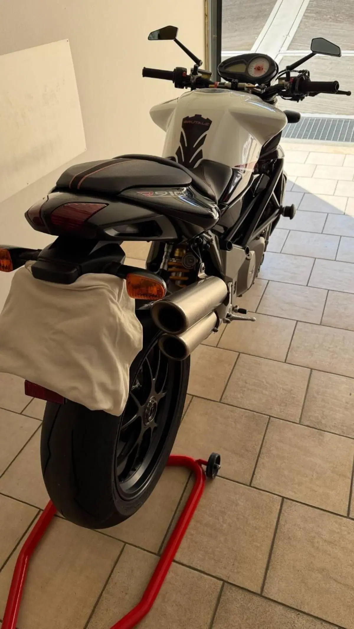 MV Agusta Brutale 910 R (2006 - 11) (3)