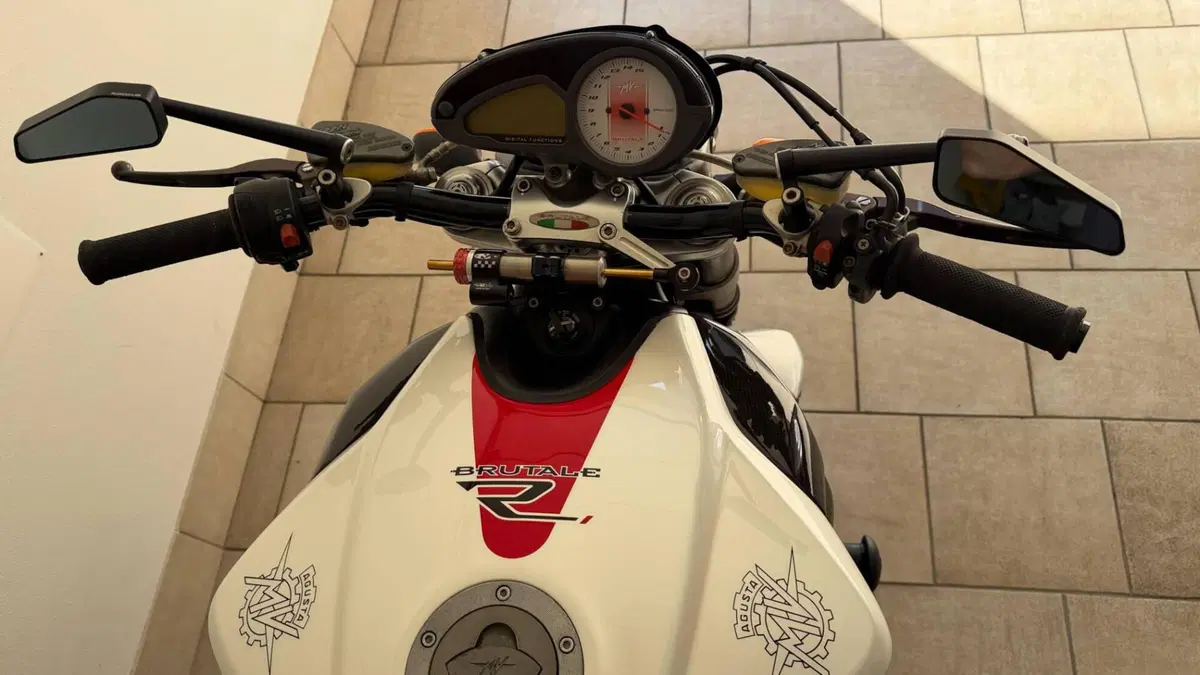 MV Agusta Brutale 910 R (2006 - 11) (5)