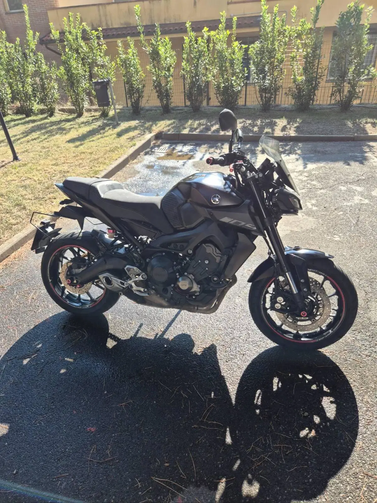 Yamaha MT-09 (2017 - 20) (2)