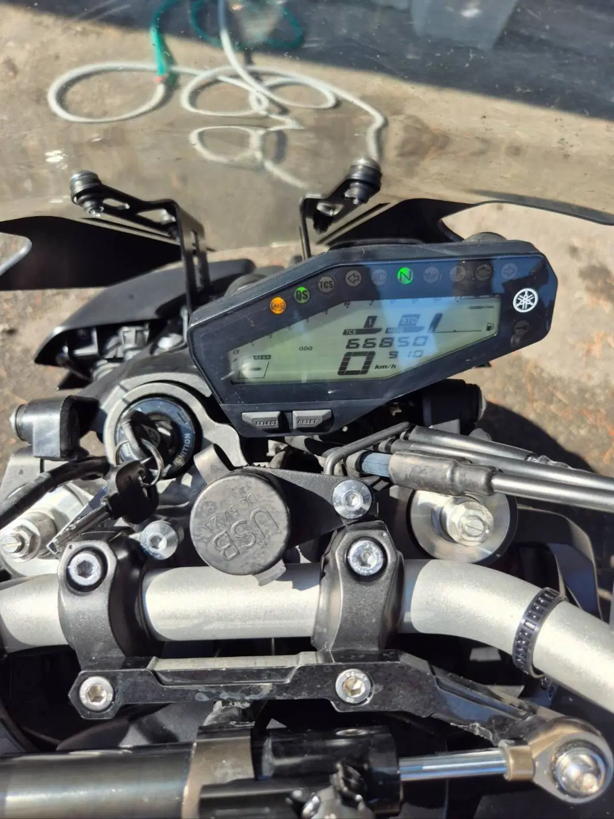 Yamaha MT-09 (2017 - 20) (4)