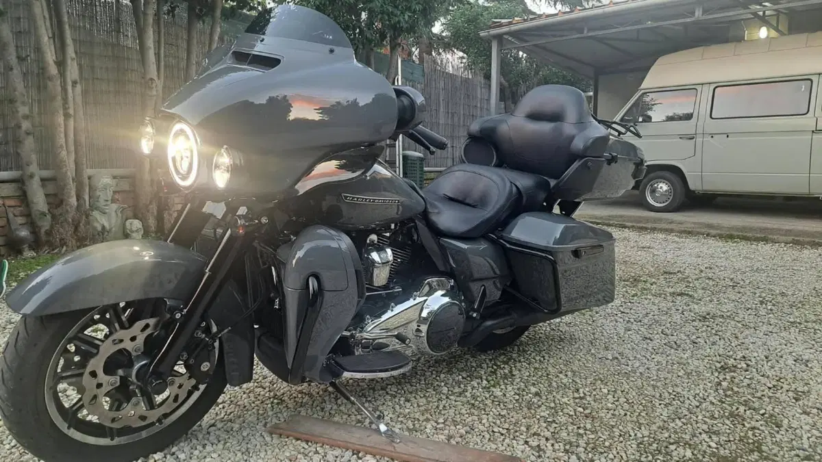Harley-Davidson 107 Electra Glide Ultra Limited (2017 - 18) - FLHTK (3)