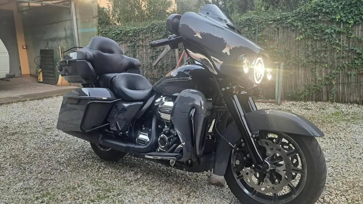 Harley-Davidson 107 Electra Glide Ultra Limited (2017 - 18) - FLHTK (4)