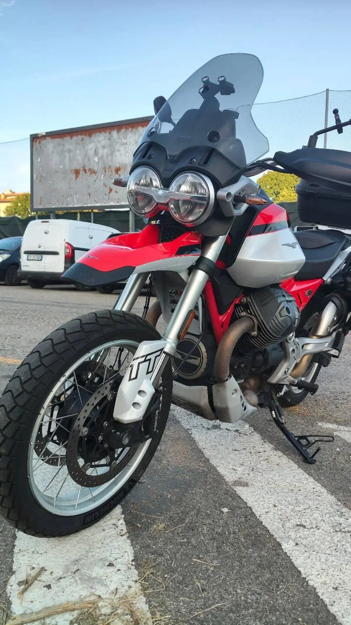 Moto Guzzi V85 TT (2024 - 26) (7)