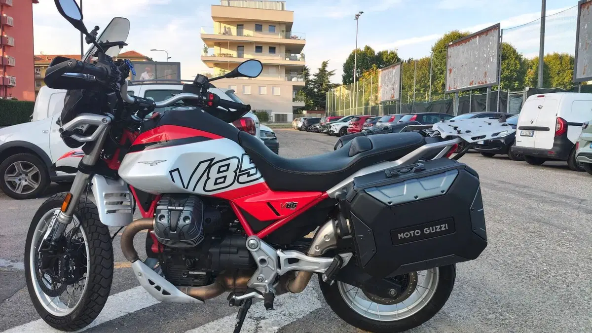 Moto Guzzi V85 TT (2024 - 26) (8)
