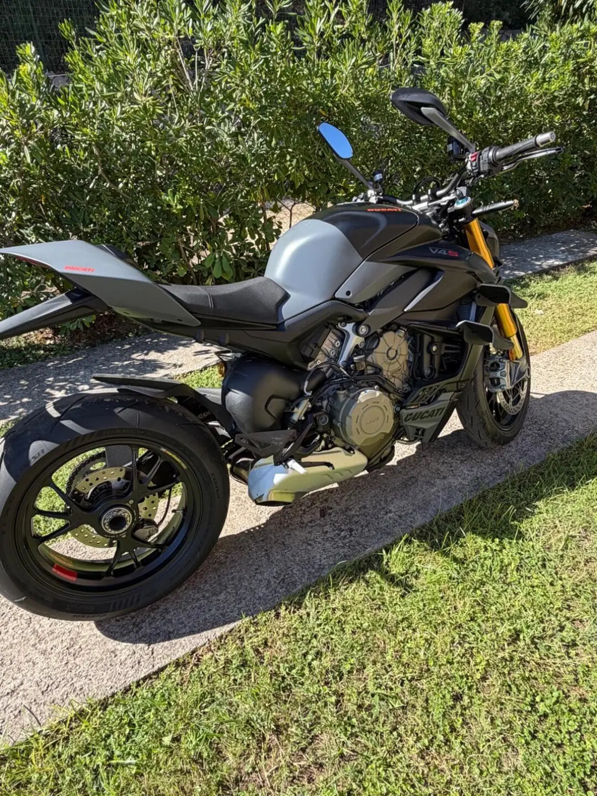 Ducati Streetfighter V4 S (2023 - 24) (2)