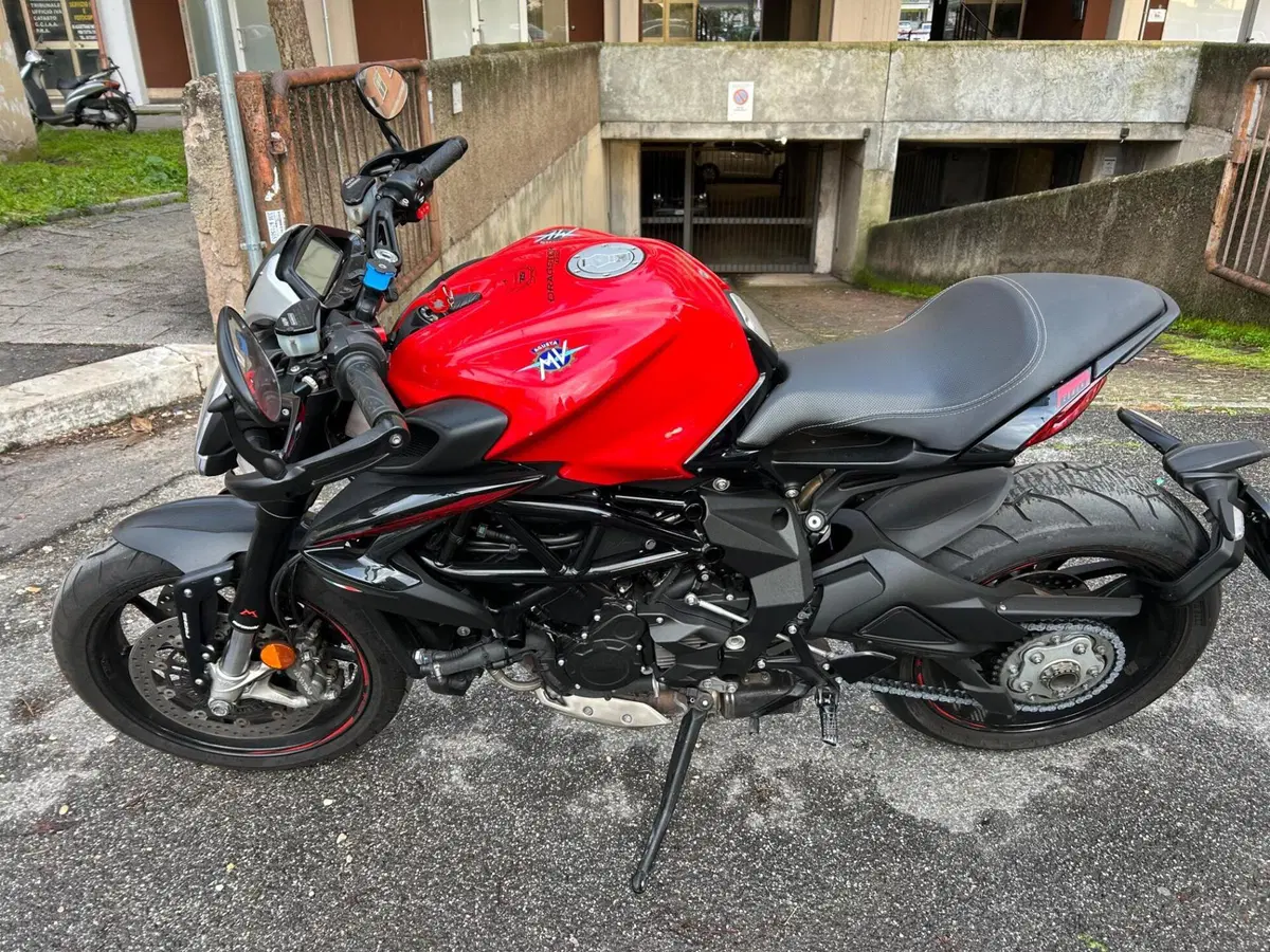 MV Agusta Dragster 800 Rosso (2021 - 23)