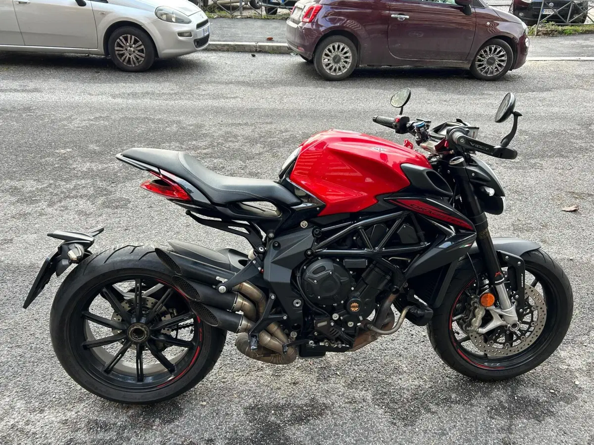 MV Agusta Dragster 800 Rosso (2021 - 23) (3)