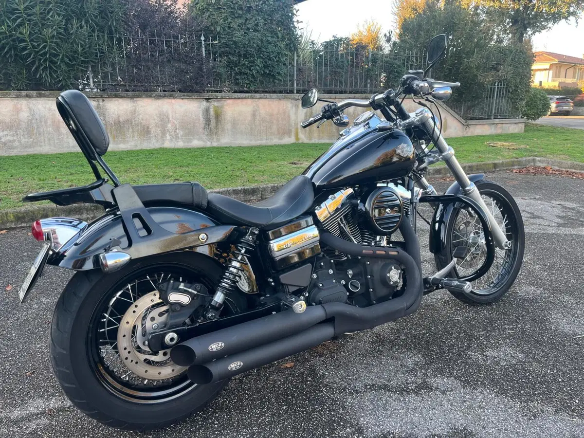 Harley-Davidson 1690 Wide Glide (2010 - 17) - FXDWG (2)