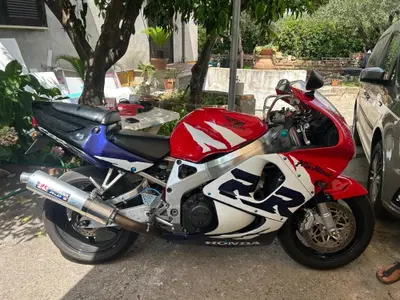 Honda CBR 900 RR (1998 - 99) usata