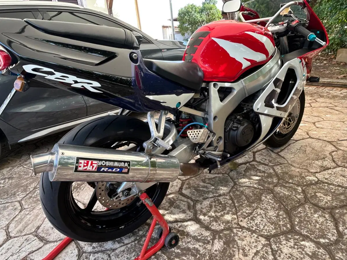 Honda CBR 900 RR (1998 - 99) (2)