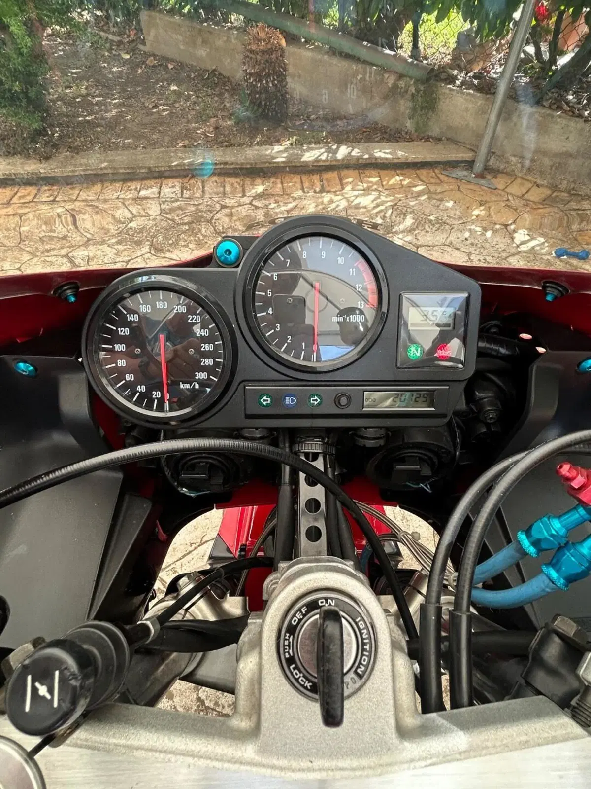 Honda CBR 900 RR (1998 - 99) (4)