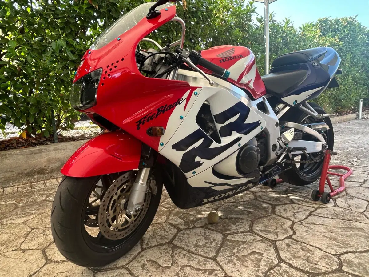 Honda CBR 900 RR (1998 - 99) (6)