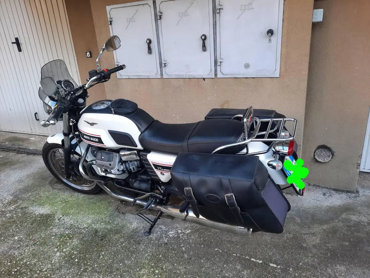Moto Guzzi V7 Classic (2008 - 12) (3)