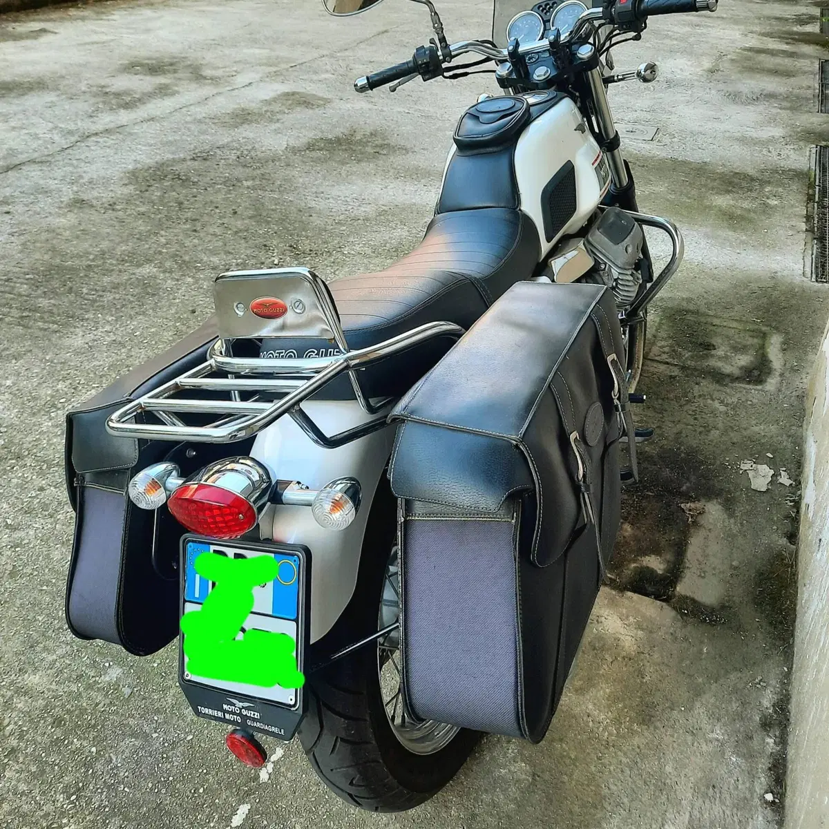 Moto Guzzi V7 Classic (2008 - 12) (4)