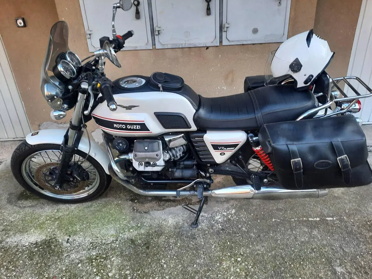 Moto Guzzi V7 Classic (2008 - 12) (5)