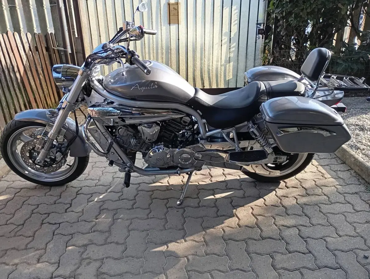 Hyosung Aquila 650 GV (2006 - 16) (2)