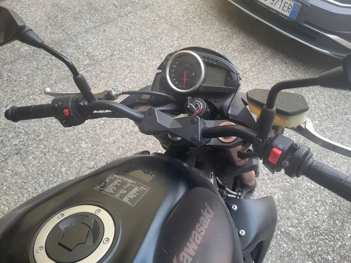 Kawasaki Z 750 R (2011 - 14) (3)