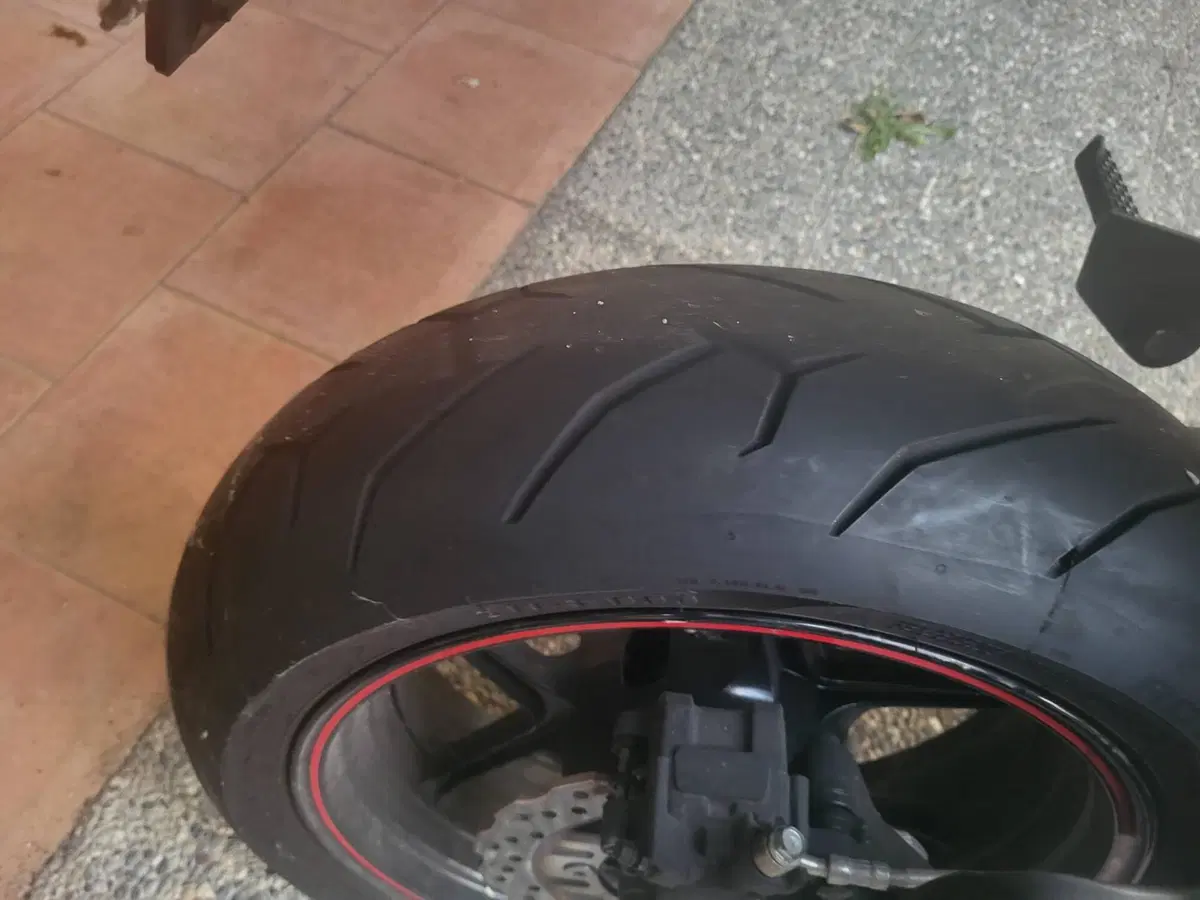 Kawasaki Z 750 R (2011 - 14) (4)