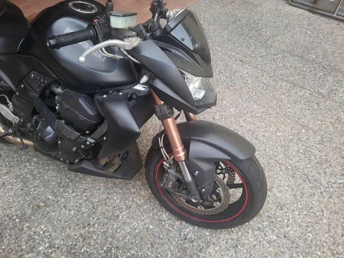 Kawasaki Z 750 R (2011 - 14) (5)