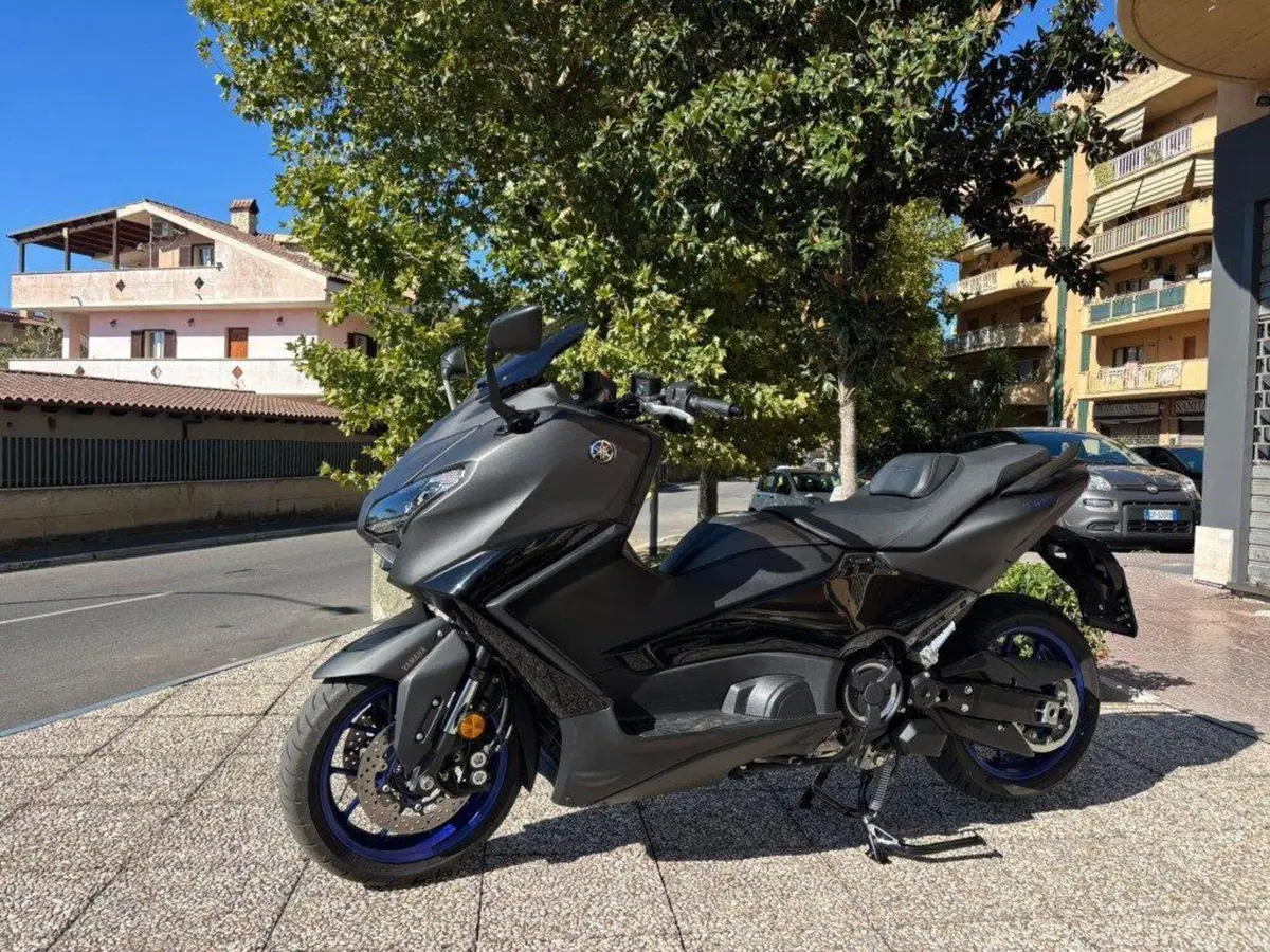 Yamaha T-Max 560 (2025 - 26) (5)