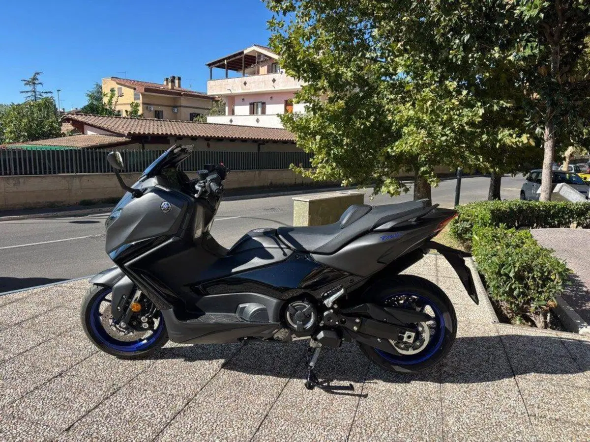 Yamaha T-Max 560 (2025 - 26) (6)